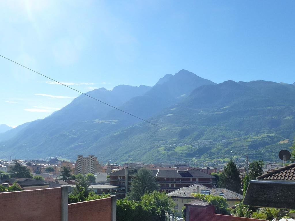 La Betulla Appartamento Confortevole Wifi E Parking Free Aosta Buitenkant foto